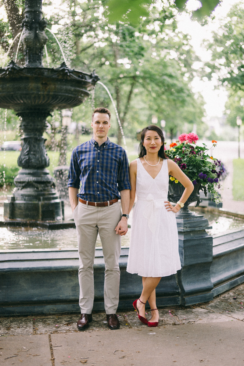 St Paul engagement photos in the park