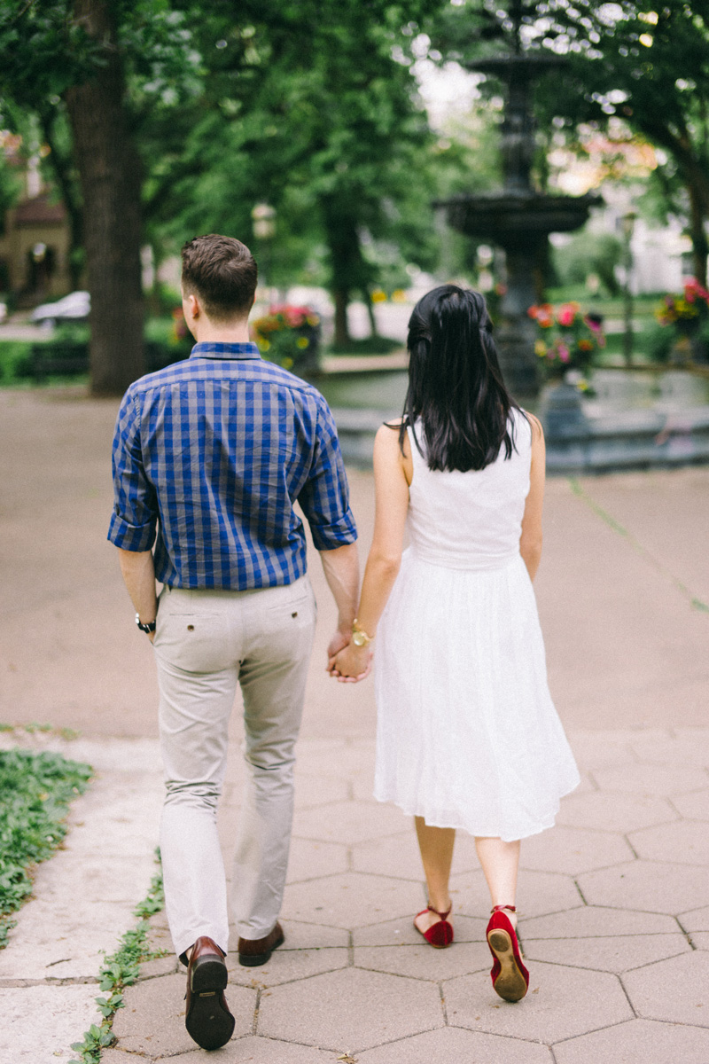 St Paul engagement photos in the park