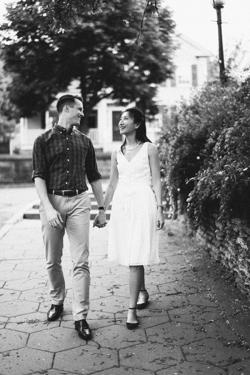 St Paul engagement photos in the park