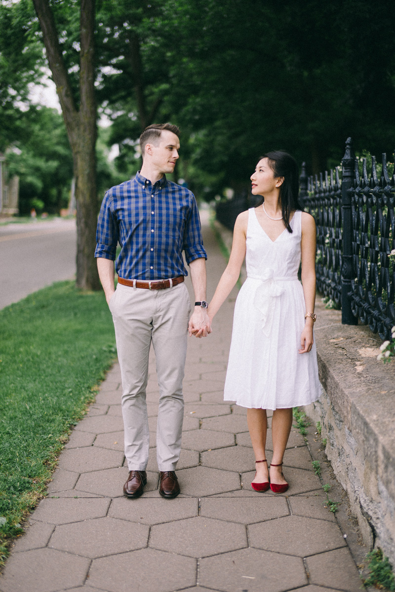 St Paul engagement photos in the park