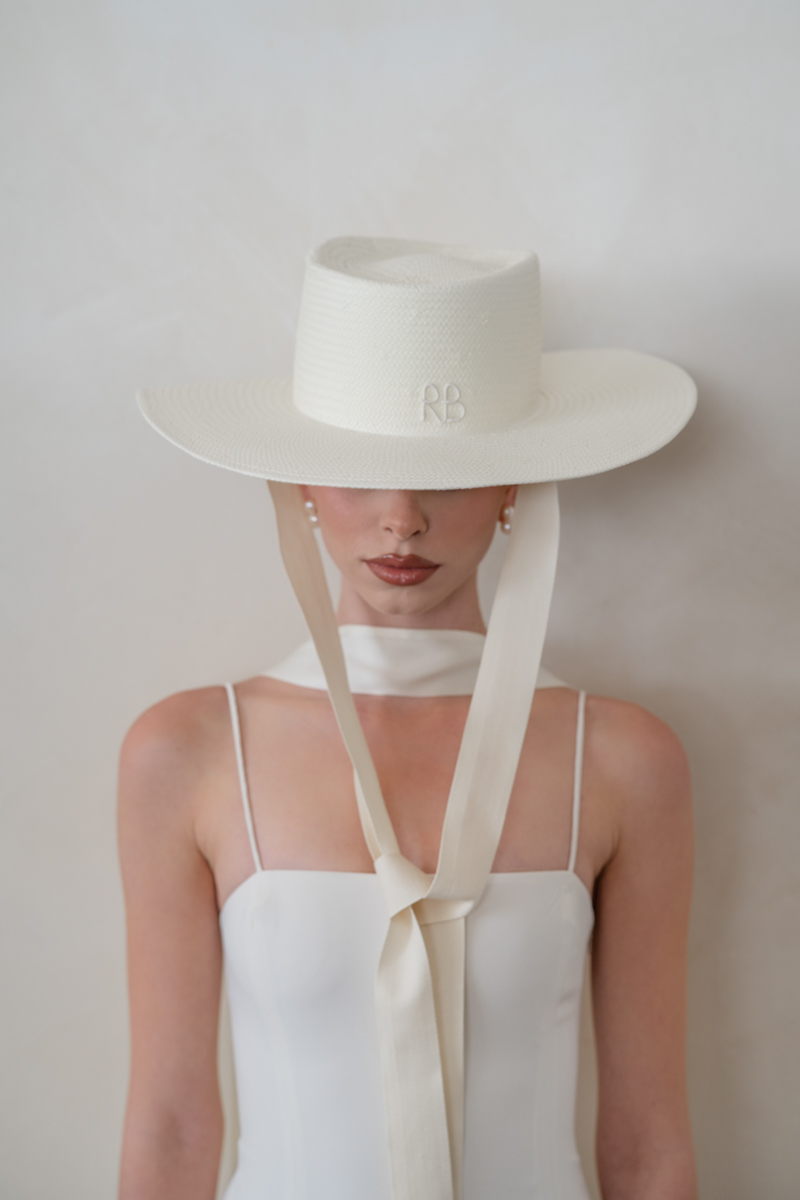 bridal fashion with hat